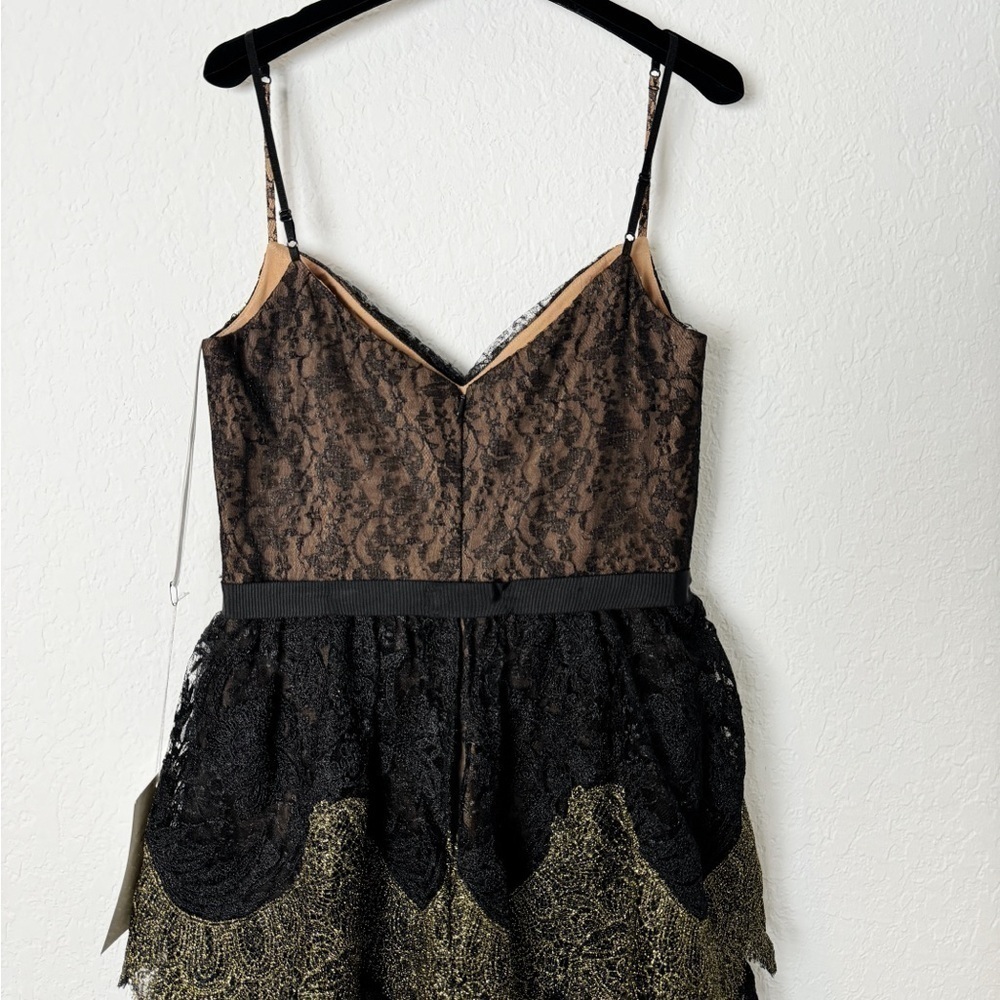 NWT MARCHESA NOTTE SLEEVELESS METALLIC SCALLOP LACE GOWN IN BLACK - Picture 6 of 11
